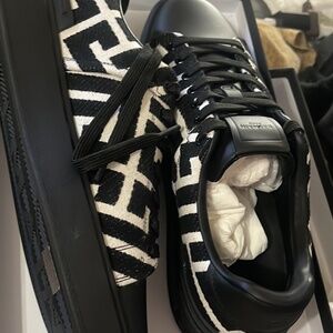 Balmain b court monogram